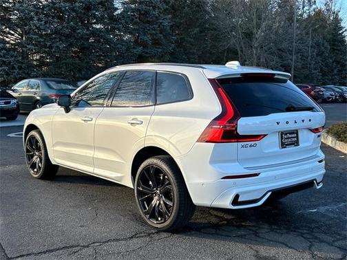 2026 Volvo XC60 B5 Ultra Black Edition