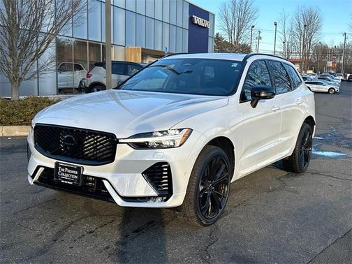 2026 Volvo XC60 B5 Ultra Black Edition