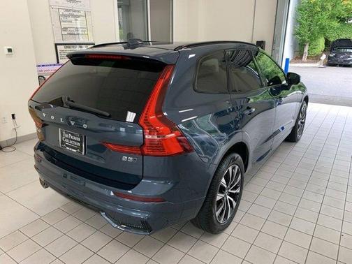 2024 Volvo XC60 B5 Plus Dark Theme
