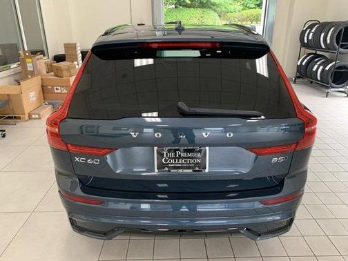 2024 Volvo XC60 B5 Plus Dark Theme