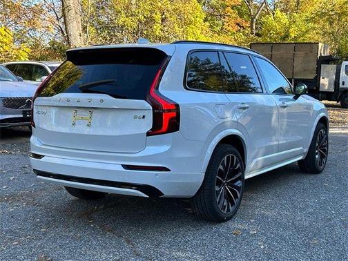 2026 Volvo XC90 B6 Ultra Dark Theme 7-Seater