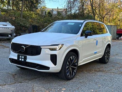 2026 Volvo XC90 B6 Ultra Dark Theme 7-Seater