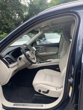 2025 Volvo XC90 Plug-In Hybrid T8 Plus 7-Seater