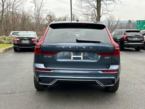 2026 Volvo XC60 B5 Ultra