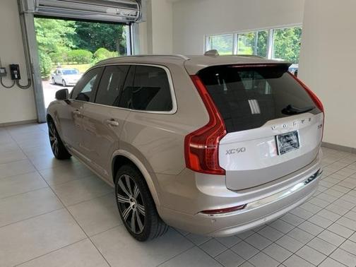 2024 Volvo XC90 B5 Plus Bright Theme