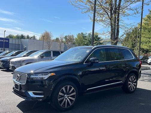Onyx Black 2023 Volvo XC90 Plus