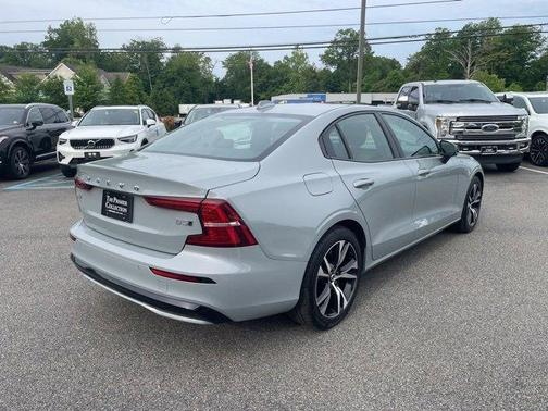 2025 Volvo S60 B5 Core