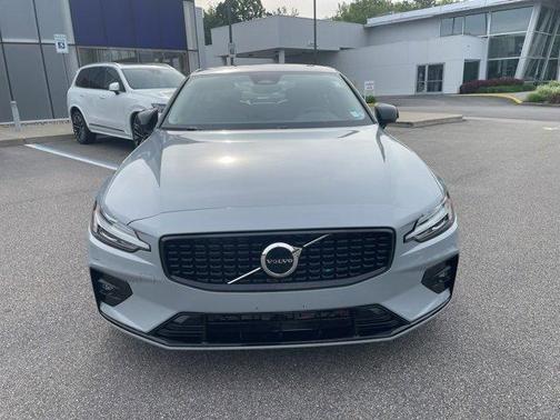 2025 Volvo S60 B5 Core