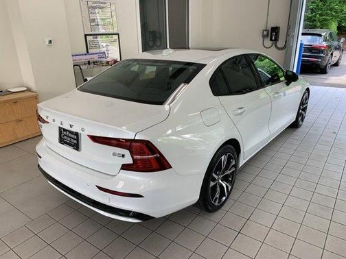 2025 Volvo S60 B5 Core