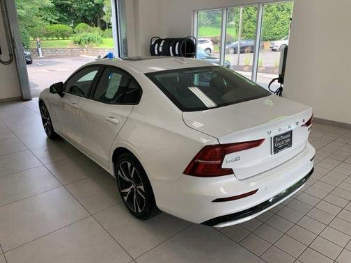 2025 Volvo S60 B5 Core