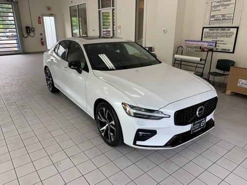 2025 Volvo S60 B5 Core