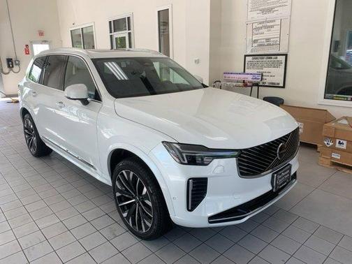 2025 Volvo XC90 B6 Ultra