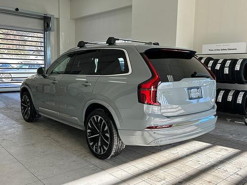 2025 Volvo XC90 Plus