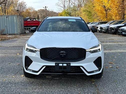 2026 Volvo XC60 B5 Ultra Black Edition