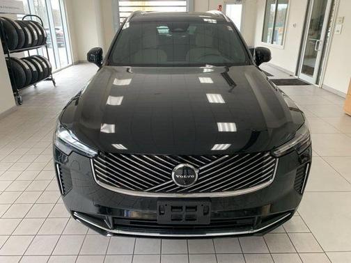 2025 Volvo XC90 B6 Plus 7-Seater