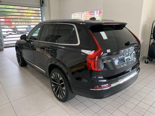 2025 Volvo XC90 B6 Plus 7-Seater