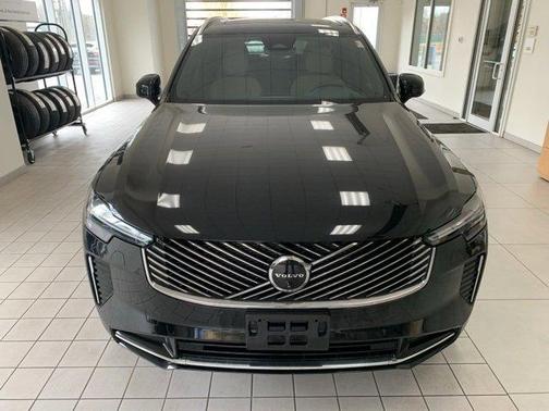 2025 Volvo XC90 B6 Plus 7-Seater