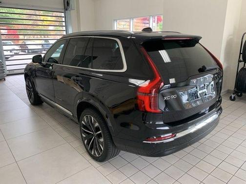 2025 Volvo XC90 B6 Plus 7-Seater