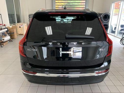 2025 Volvo XC90 B6 Plus 7-Seater