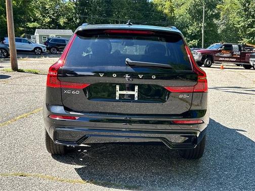 2026 Volvo XC60 B5 Plus