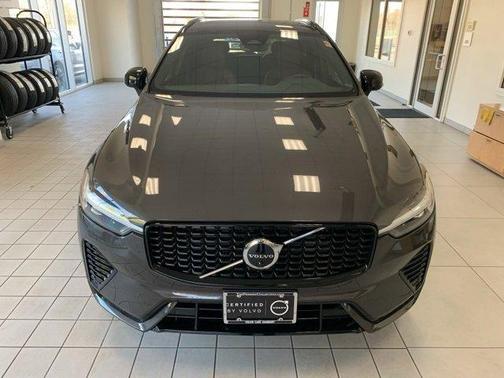 2023 Volvo XC60 B5 Plus Dark Theme