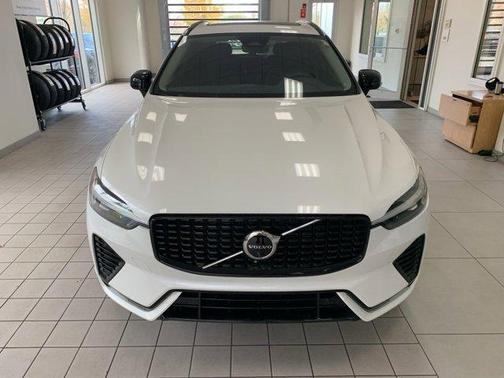 2025 Volvo XC60 B5 Plus