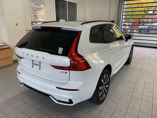 2025 Volvo XC60 B5 Plus