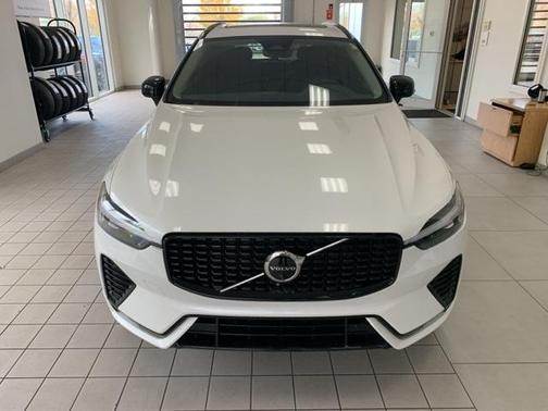 2025 Volvo XC60 B5 Plus