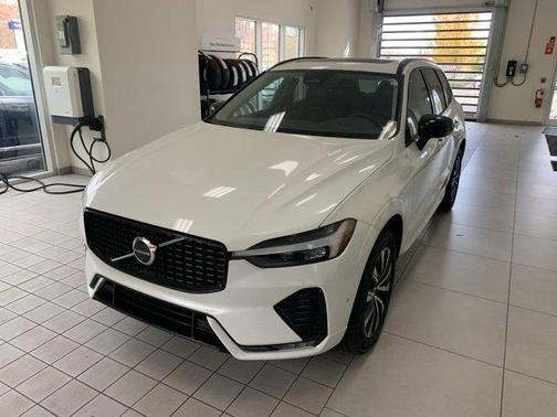 2025 Volvo XC60 B5 Plus