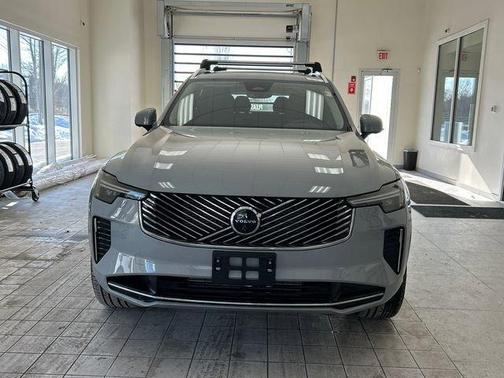 2025 Volvo XC90 Plug-In Hybrid T8 Plus 7-Seater