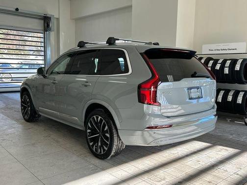 2025 Volvo XC90 Plug-In Hybrid T8 Plus 7-Seater