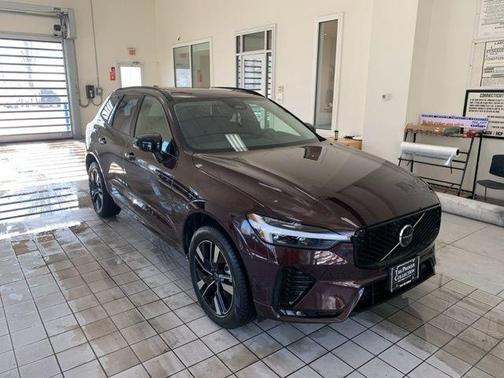 2026 Volvo XC60 B5 Plus