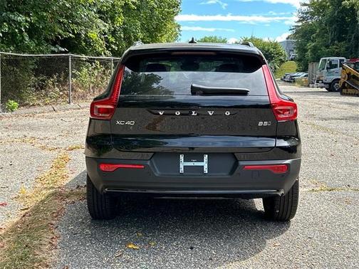 2026 Volvo XC40 B5 Plus