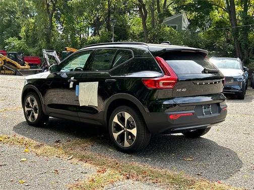 2026 Volvo XC40 B5 Plus