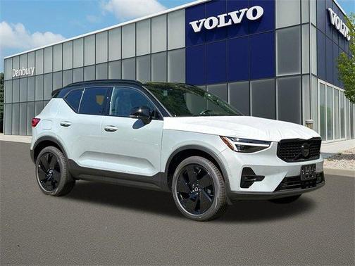 2026 Volvo XC40 B5 Ultra Black Edition