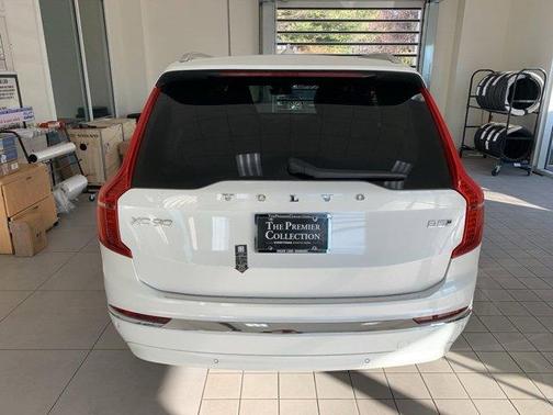 2025 Volvo XC90 B5 Core