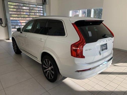 2025 Volvo XC90 B5 Core