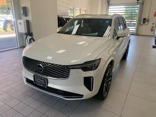 2026 Volvo XC90 B6 Plus 7-Seater