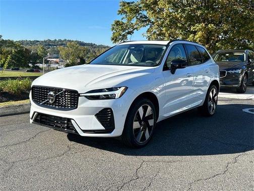 2025 Volvo XC60 Plug-In Hybrid T8 Plus