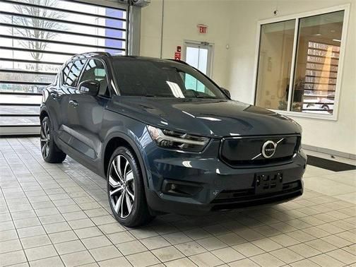 2022 Volvo XC40 Recharge Pure Electric P8 Twin Plus