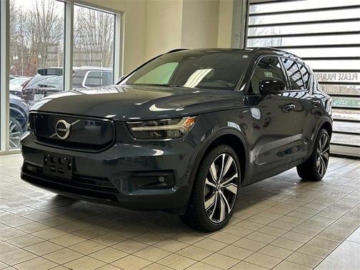 2022 Volvo XC40 Recharge Pure Electric P8 Twin Plus