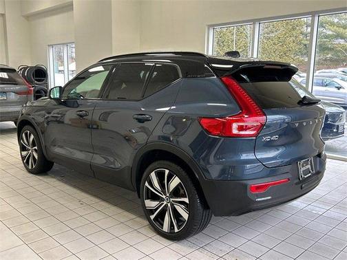 2022 Volvo XC40 Recharge Pure Electric P8 Twin Plus