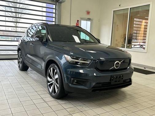 2022 Volvo XC40 Recharge Pure Electric P8 Twin Plus