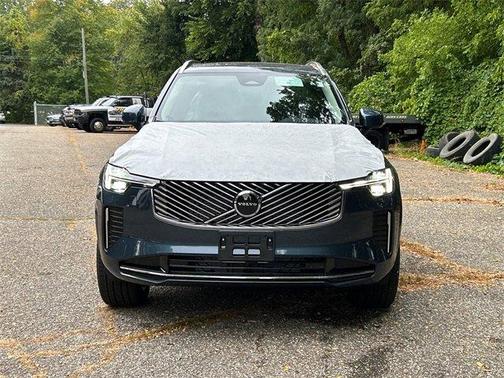 2026 Volvo XC90 B6 Core