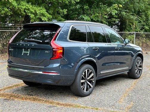 2026 Volvo XC90 B6 Core