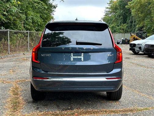 2026 Volvo XC90 B6 Core