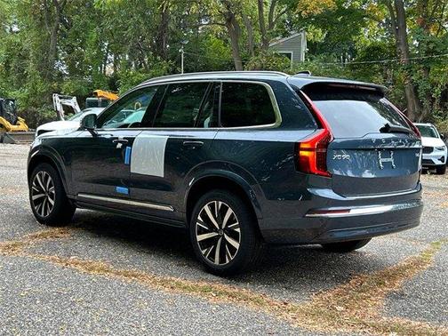 2026 Volvo XC90 B6 Core