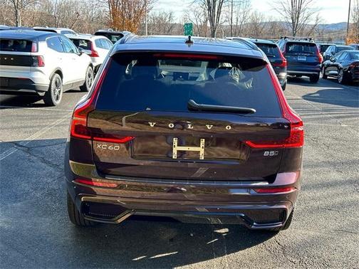 2026 Volvo XC60 B5 Plus