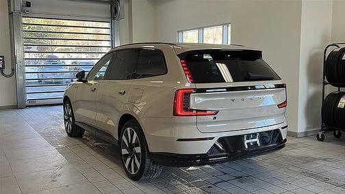 2025 Volvo EX90 Ultra