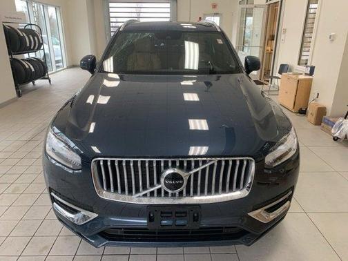2022 Volvo XC90 T6 Inscription 7 Passenger